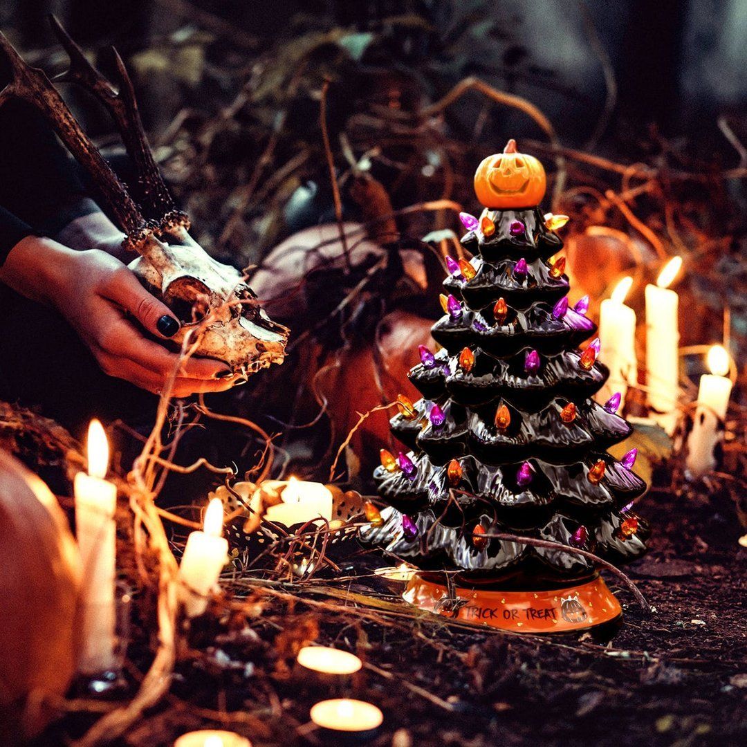 Albero di Halloween luminoso con luci colorate