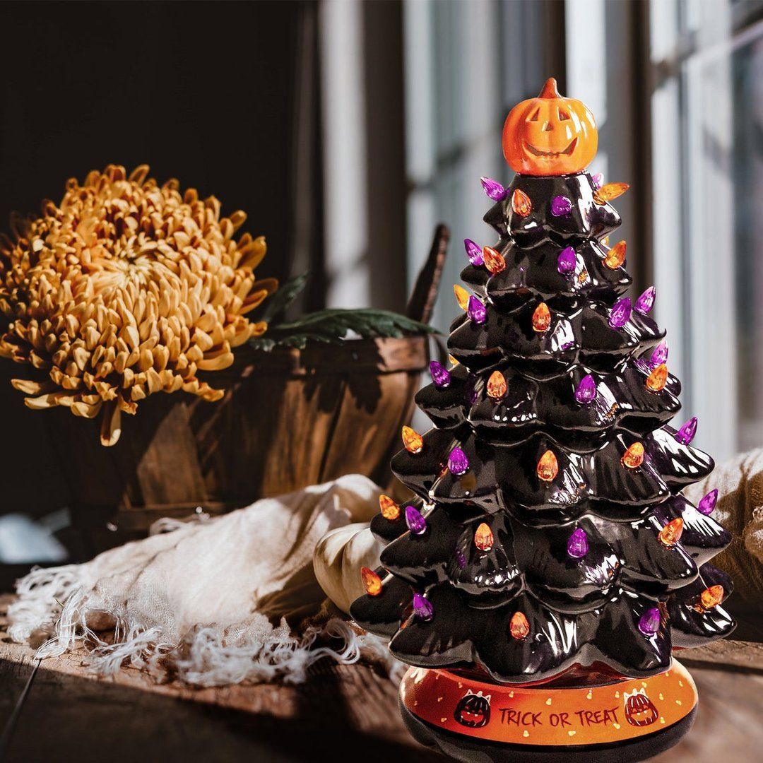 Albero di Halloween luminoso con luci colorate