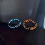 Anello fosforescente con incisione runica fantasy ipoallergenico senza nichel che assorbe la luce