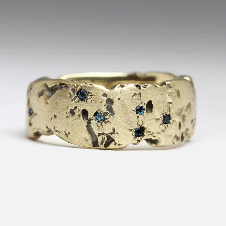 Anello retrò elegante con cristallo blu incastonato