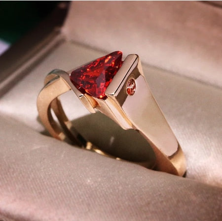 Anello vintage con pietre rosse e zirconi per donna
