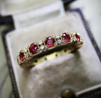 Anello vintage con pietre rosse e zirconi per donna