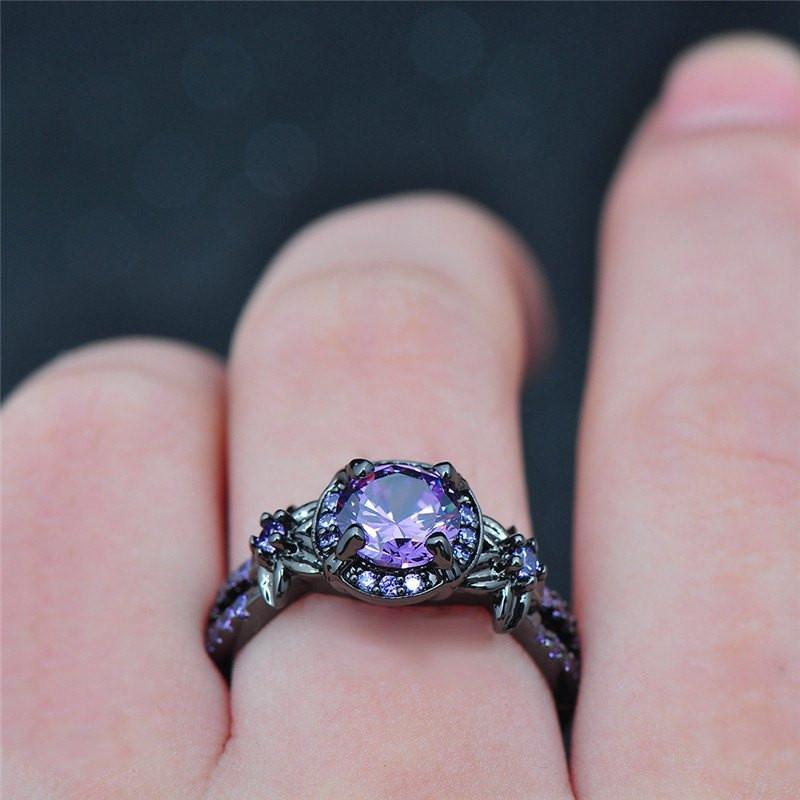 Anello vintage con zaffiro nero