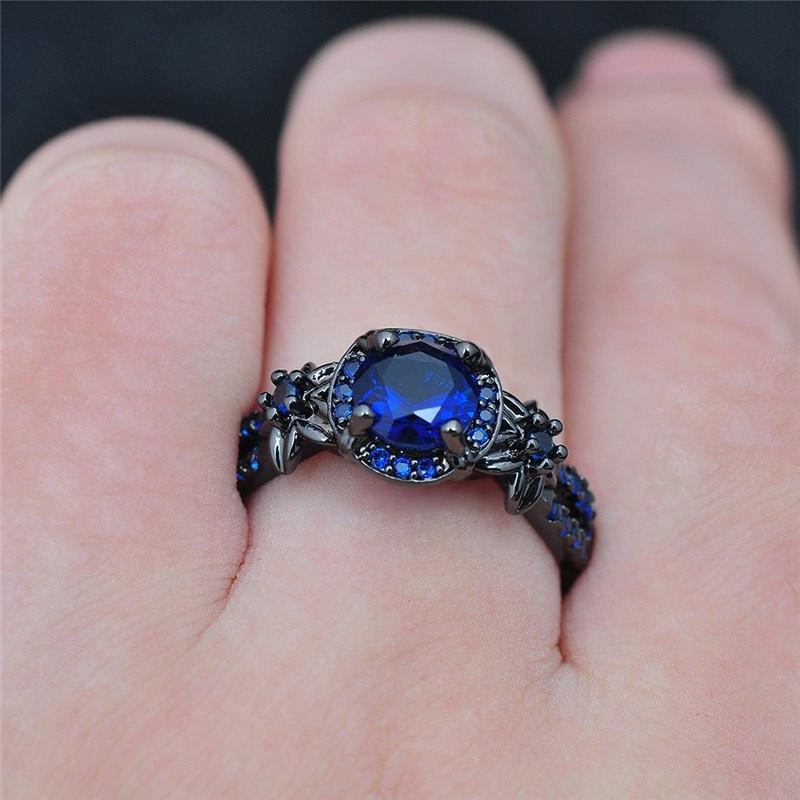 Anello vintage con zaffiro nero