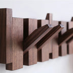 Appendiabiti da parete HarmonyCoat in legno a forma di pianoforte