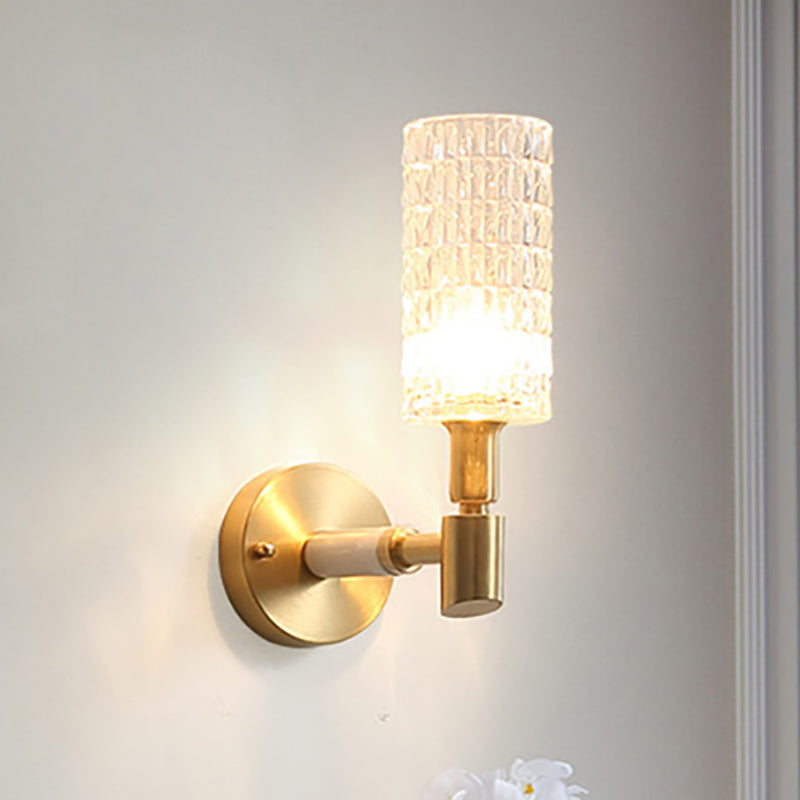 Applique da parete a 1 luce stile contemporaneo finitura oro con paralume cilindrico in cristallo sfaccettato
