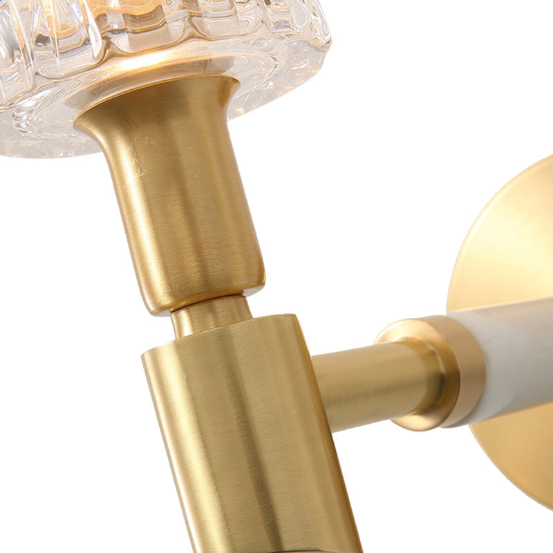 Applique da parete a 1 luce stile contemporaneo finitura oro con paralume cilindrico in cristallo sfaccettato