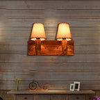 Applique da parete in legno e tessuto con paralume conico stile industriale