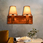 Applique da parete in legno e tessuto con paralume conico stile industriale