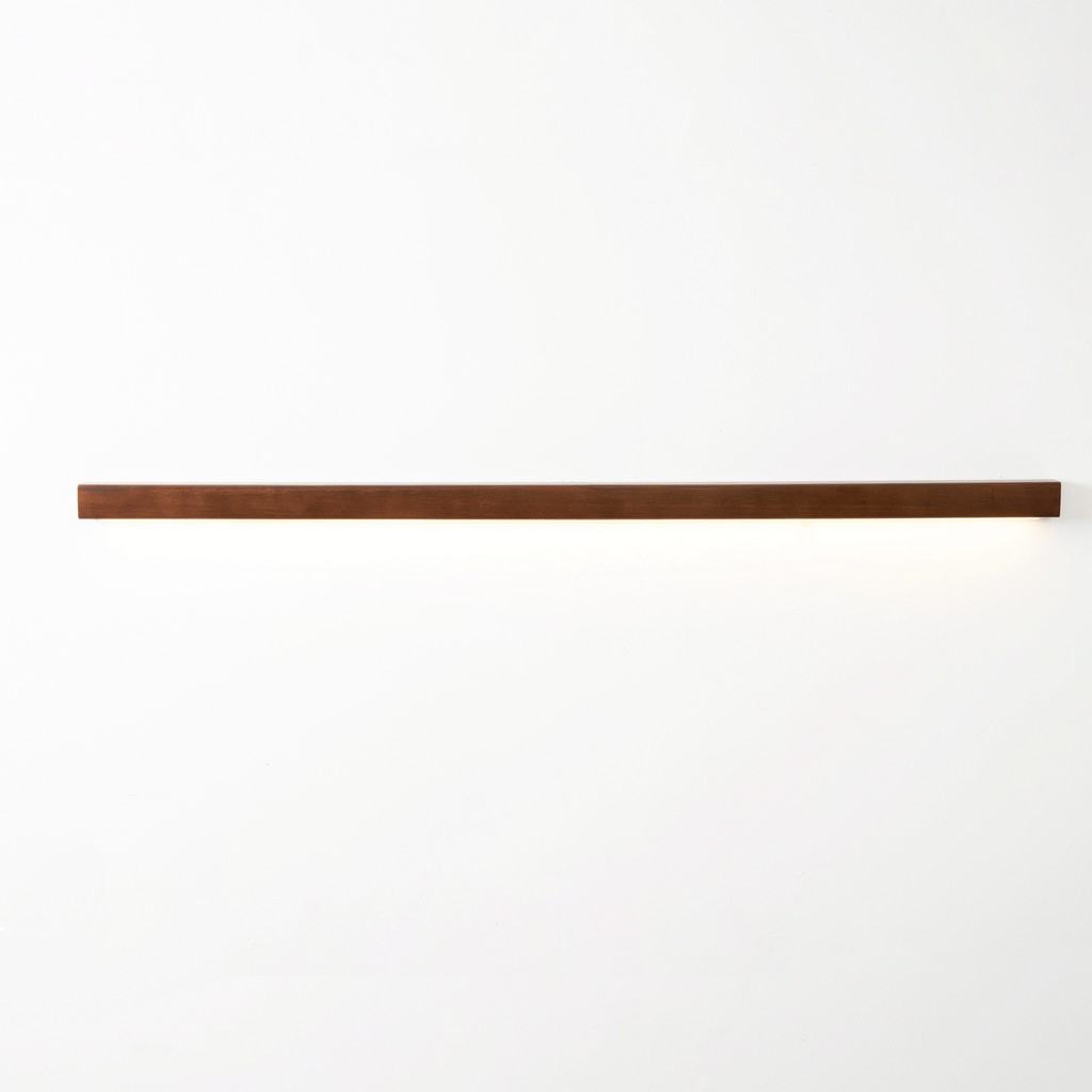 Applique lineare in legno con luce sottile