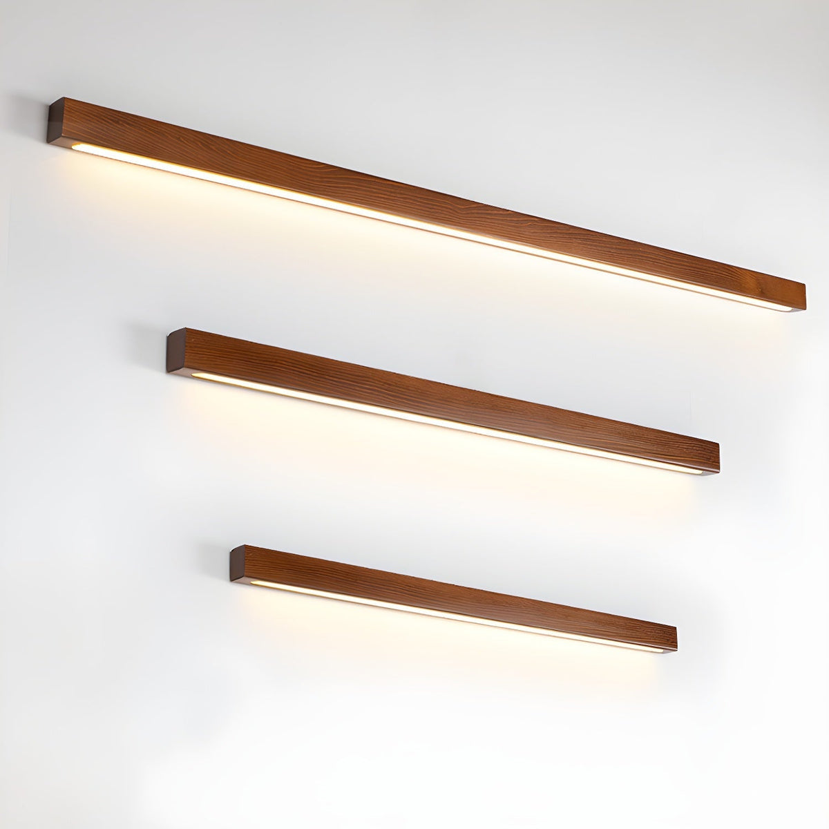 Applique lineare in legno con luce sottile