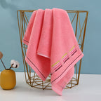 Asciugamano in cotone con eleganti righe