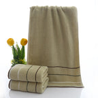 Asciugamano in cotone con eleganti righe
