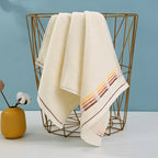Asciugamano in cotone con eleganti righe