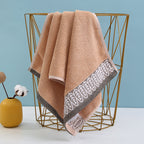 Asciugamano in cotone con eleganti righe