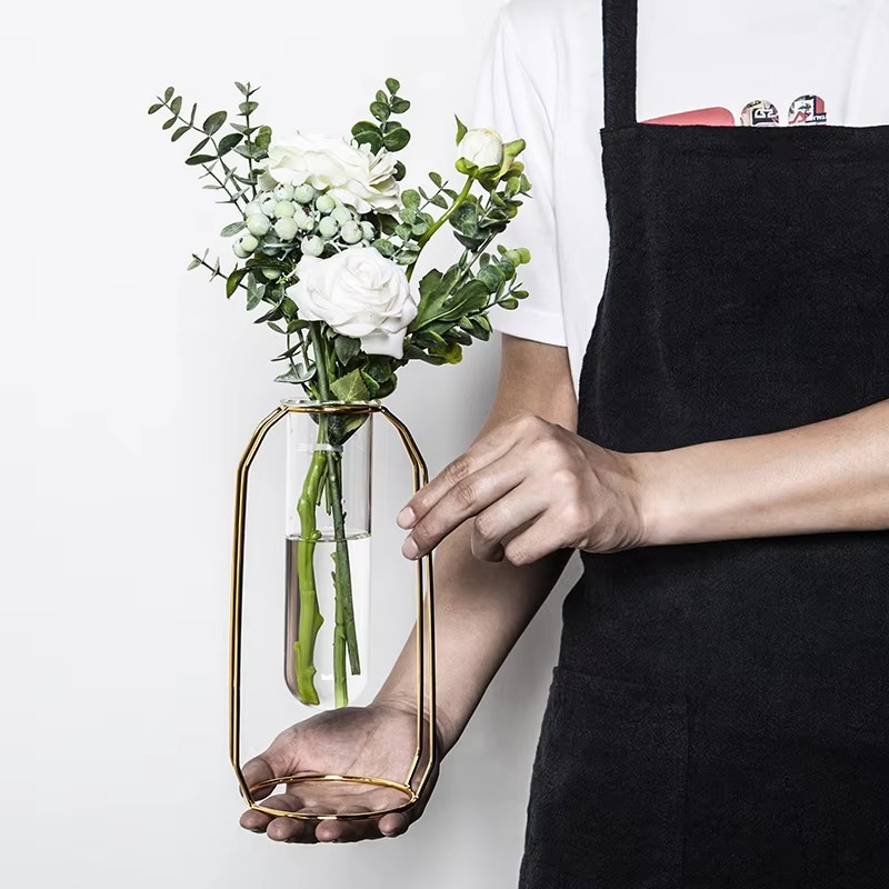Base elegante per composizioni floreali di stile