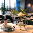 Base elegante per composizioni floreali di stile