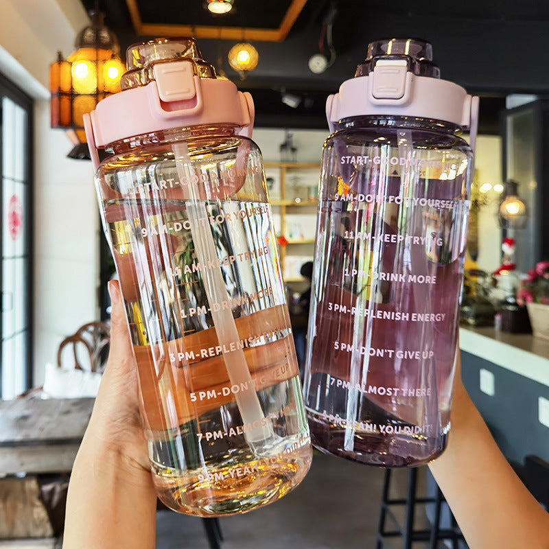 Borraccia in plastica da 2 litri per idratazione quotidiana