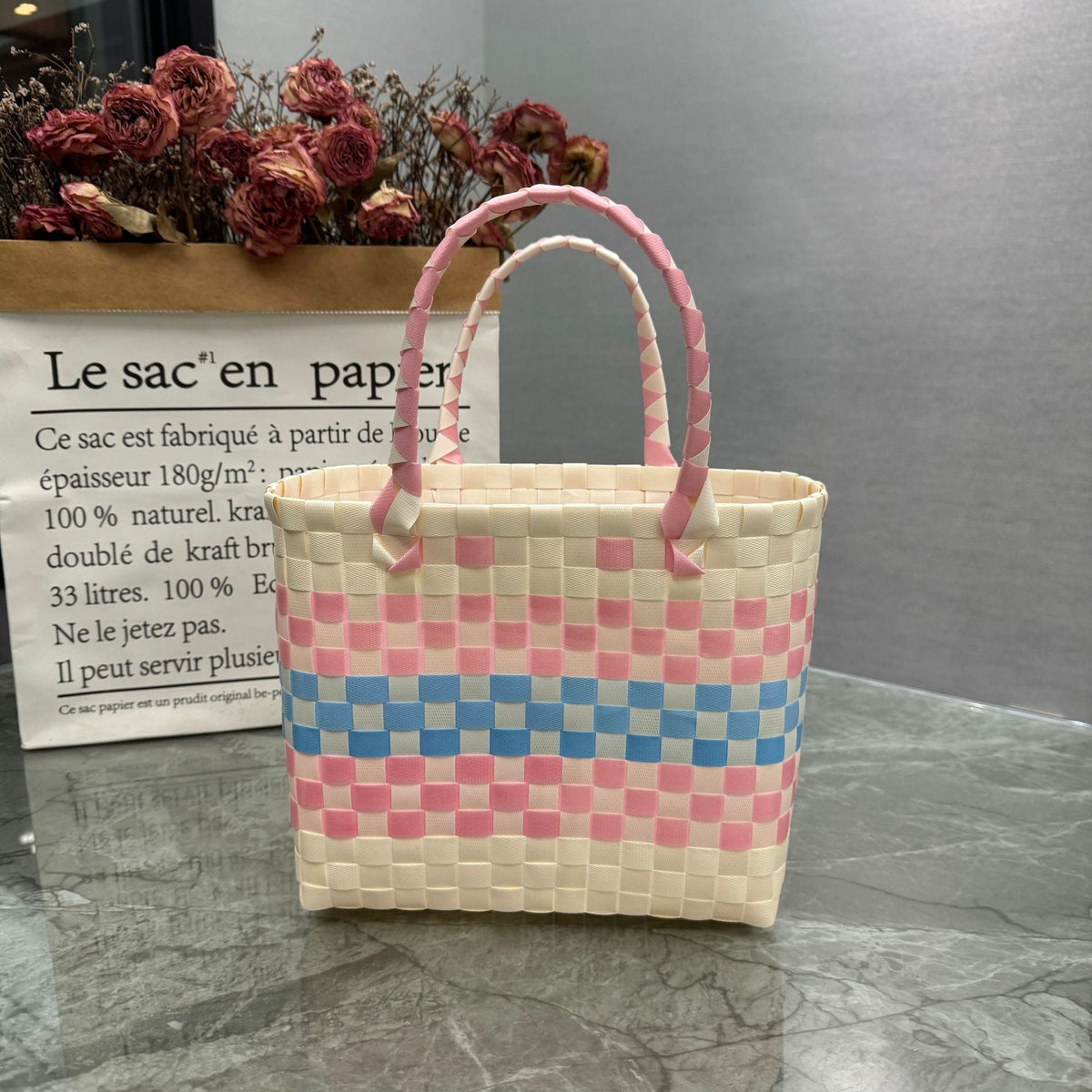 Borsa a mano giocosa con fiore e fiocco