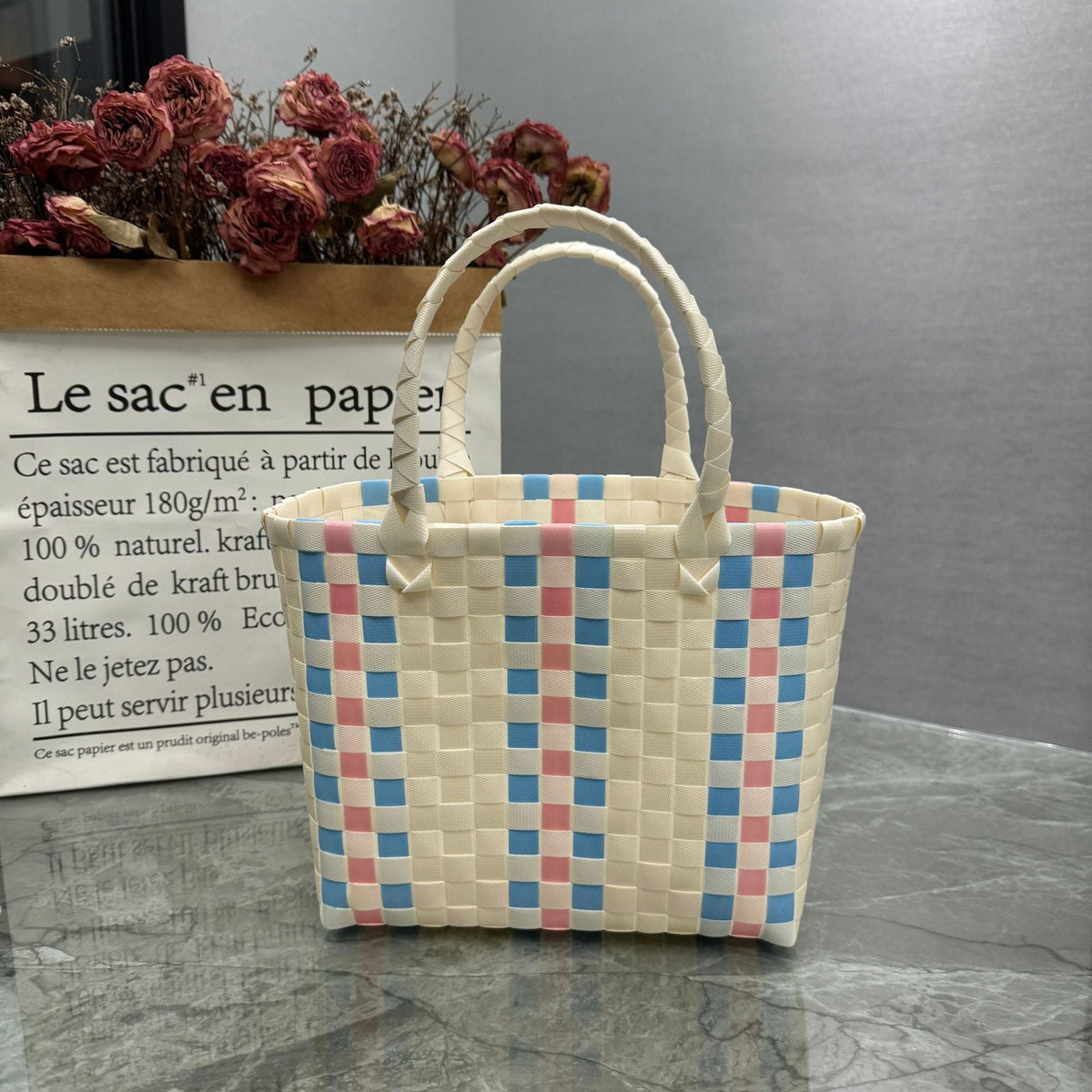 Borsa a mano giocosa con fiore e fiocco