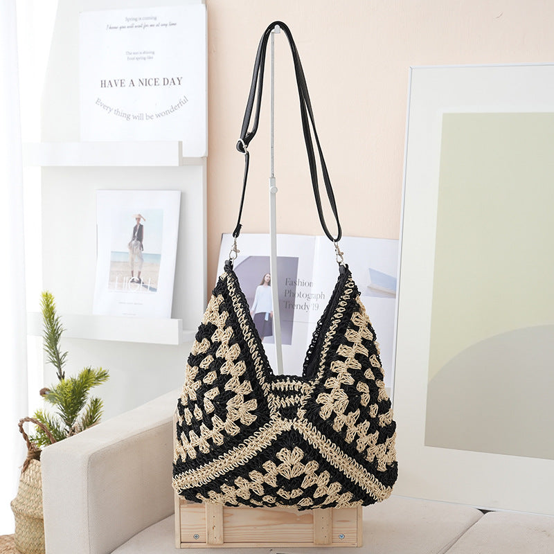 Borsa a spalla artigianale in materiali naturali