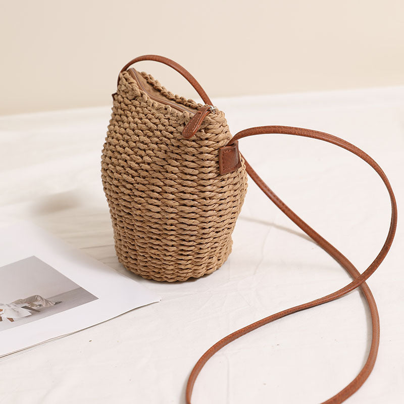 Borsa a tracolla artigianale in materiale naturale