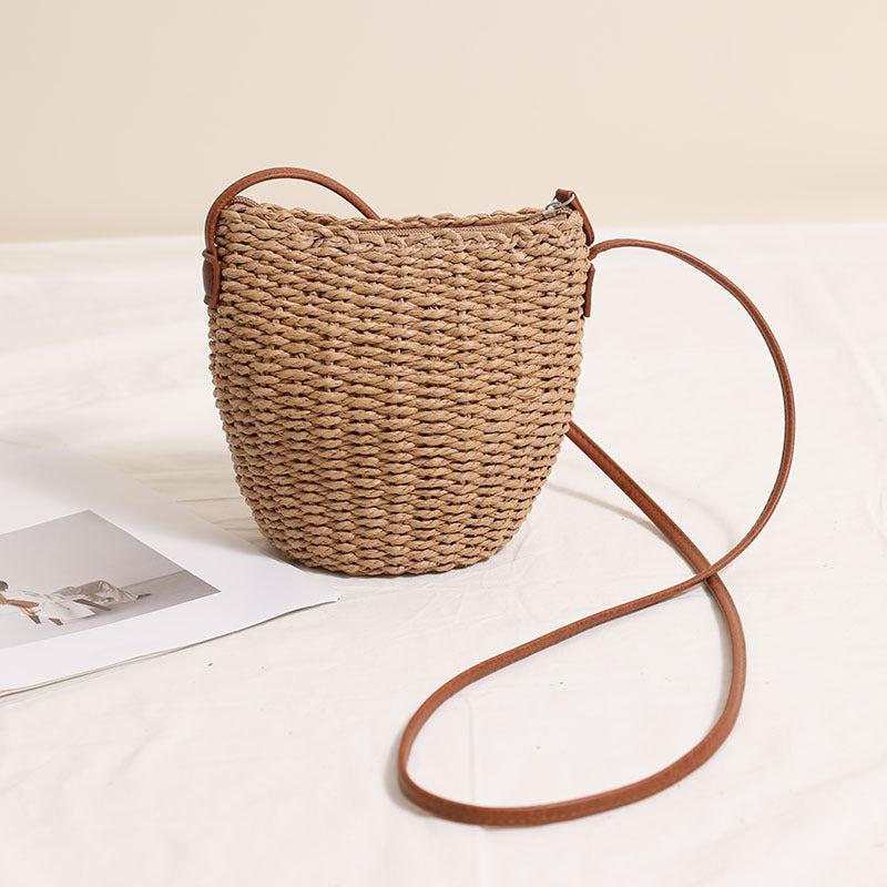 Borsa a tracolla artigianale in materiale naturale