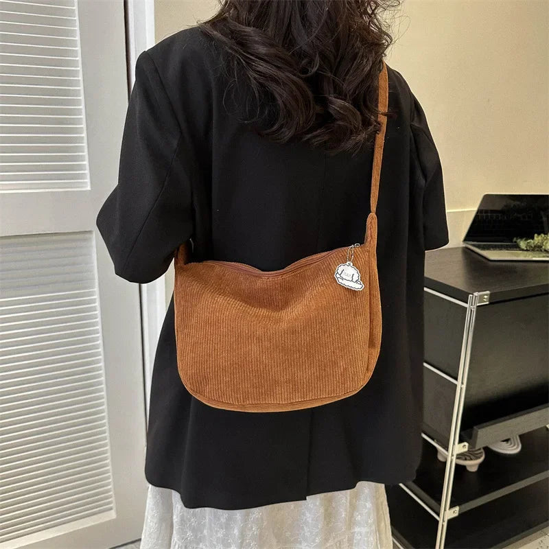 Borsa a tracolla in velluto a coste per donna