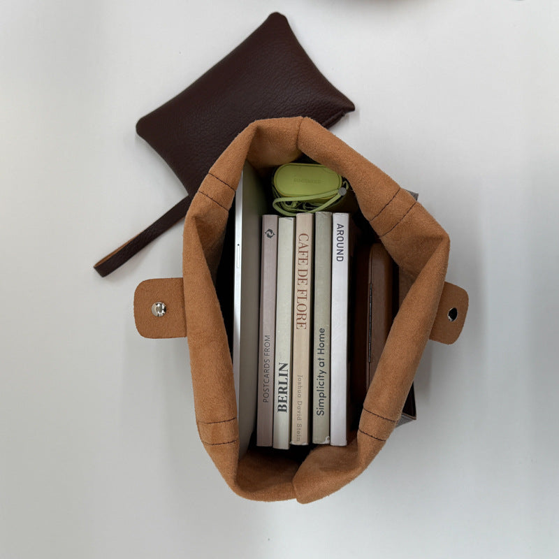 Borsa tote in pelle con borchie