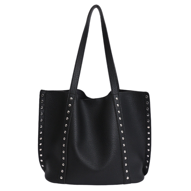 Borsa tote in pelle con borchie