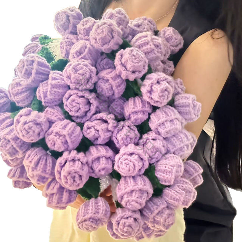 Bouquet di fiori all'uncinetto fatto a mano