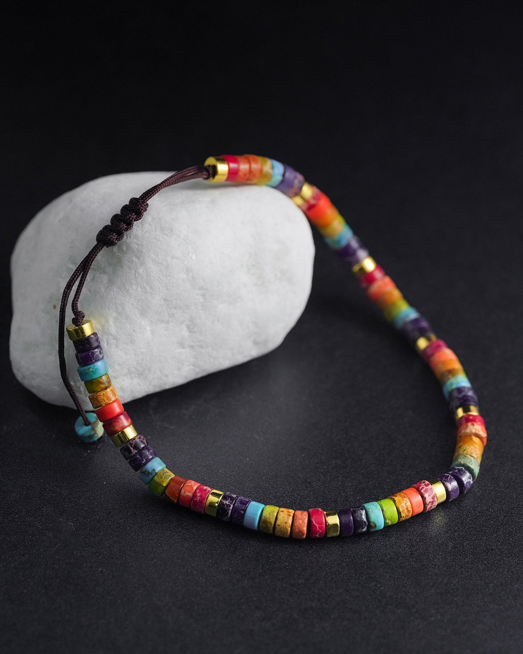 Bracciale elegante per l'energia dei chakra