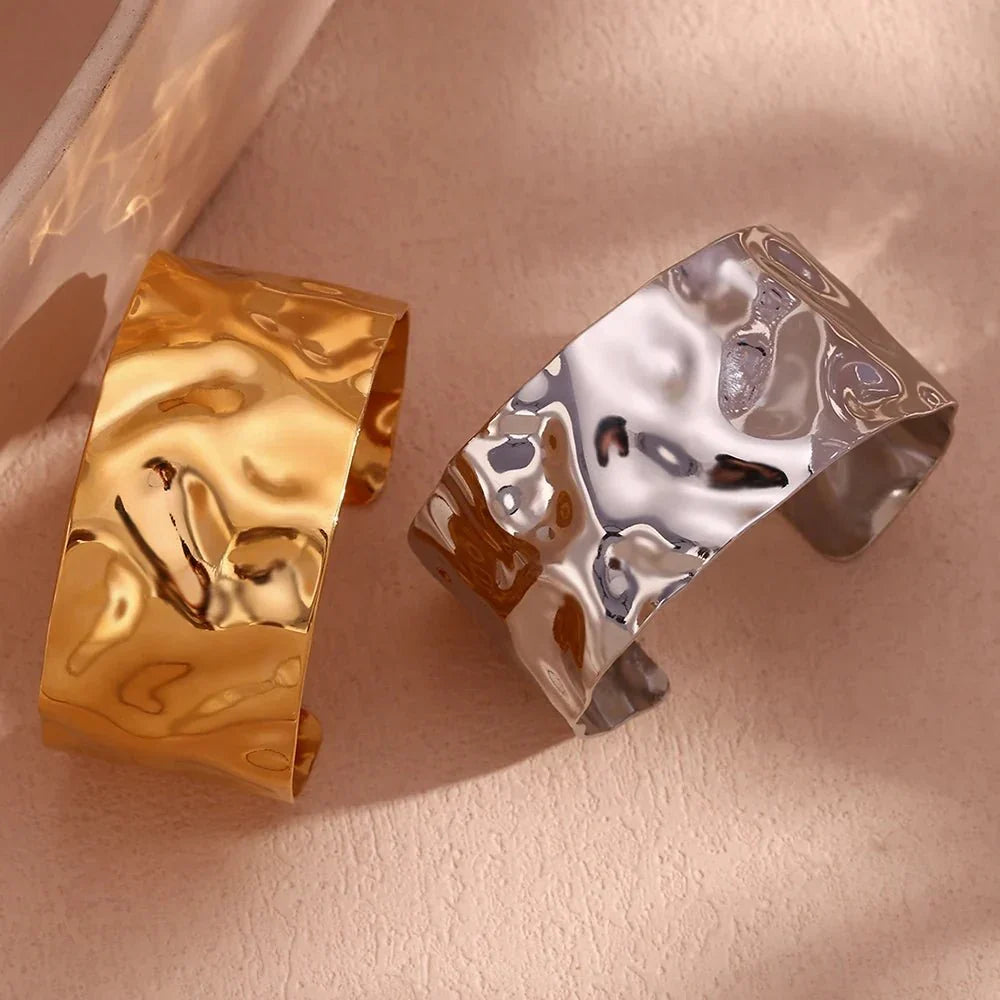 Bracciale rigido martellato placcato oro 18k