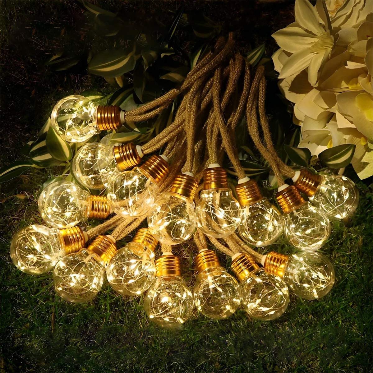 Catena luminosa da esterno con pannello solare