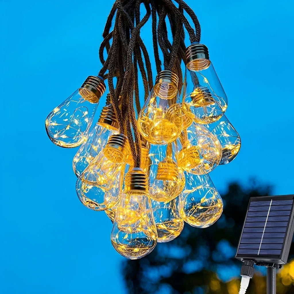 Catena luminosa da esterno con pannello solare
