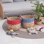 Cesto intrecciato con coulisse e nappina decorativa