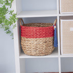 Cesto intrecciato con coulisse e nappina decorativa