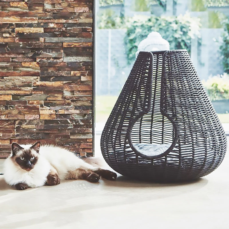 Cesto portaoggetti in rattan dal design elegante