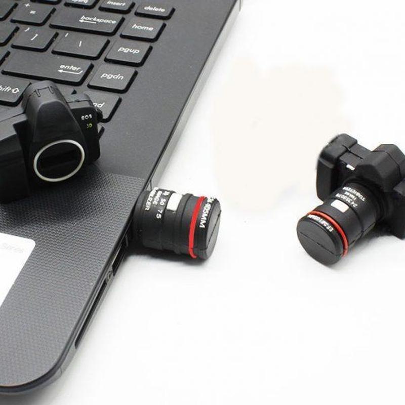Chiavetta USB a forma di mini fotocamera