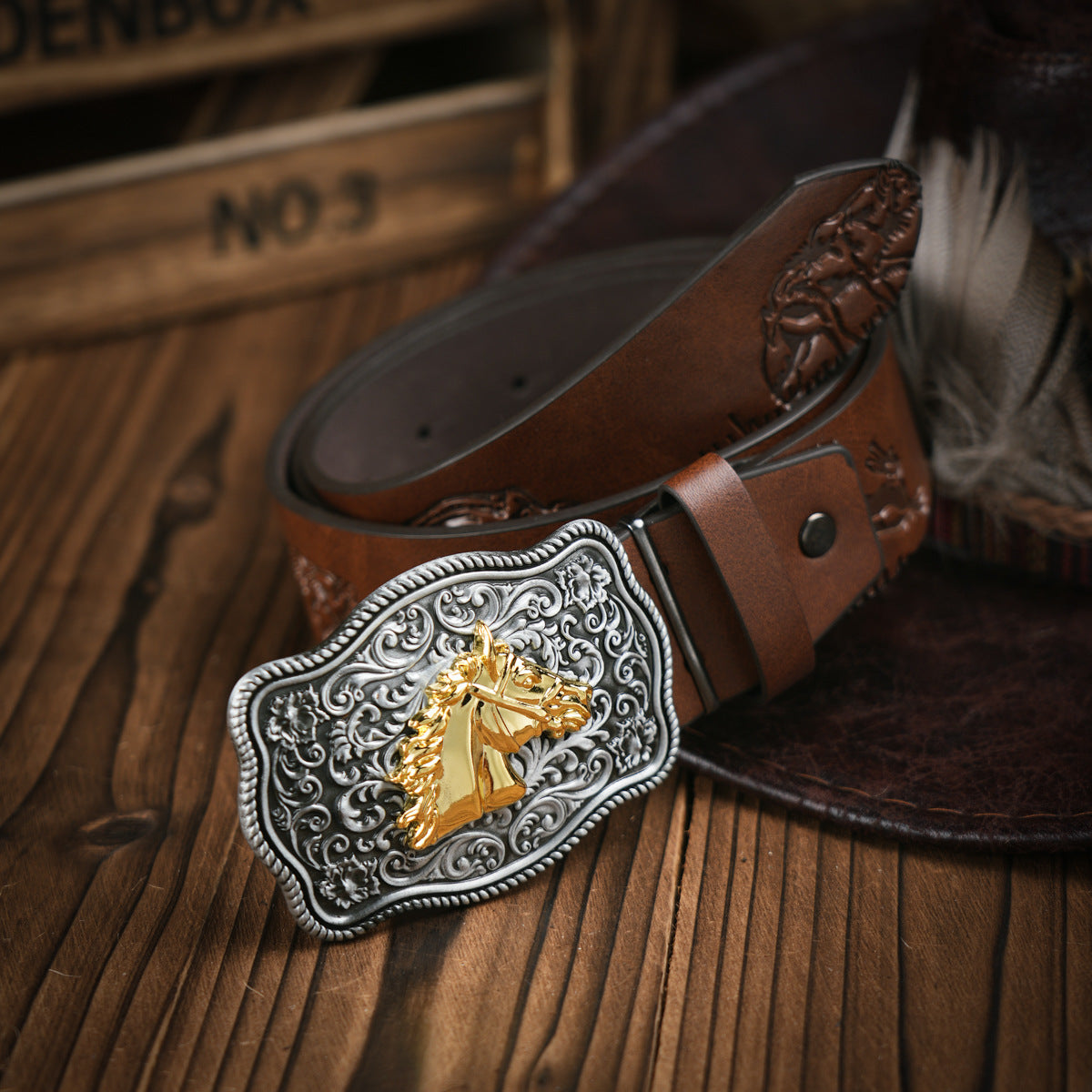 Cintura da uomo stile western in pelle vegana con fibbia in metallo