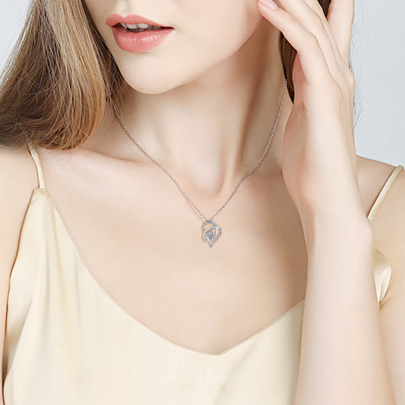 Collana con cuore e lettera per la mamma