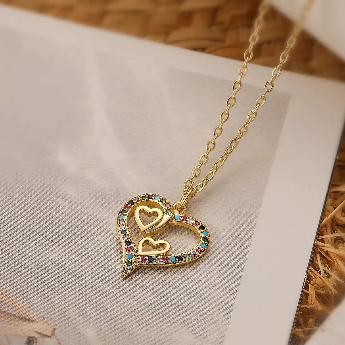 Collana con cuore riempito di diamanti