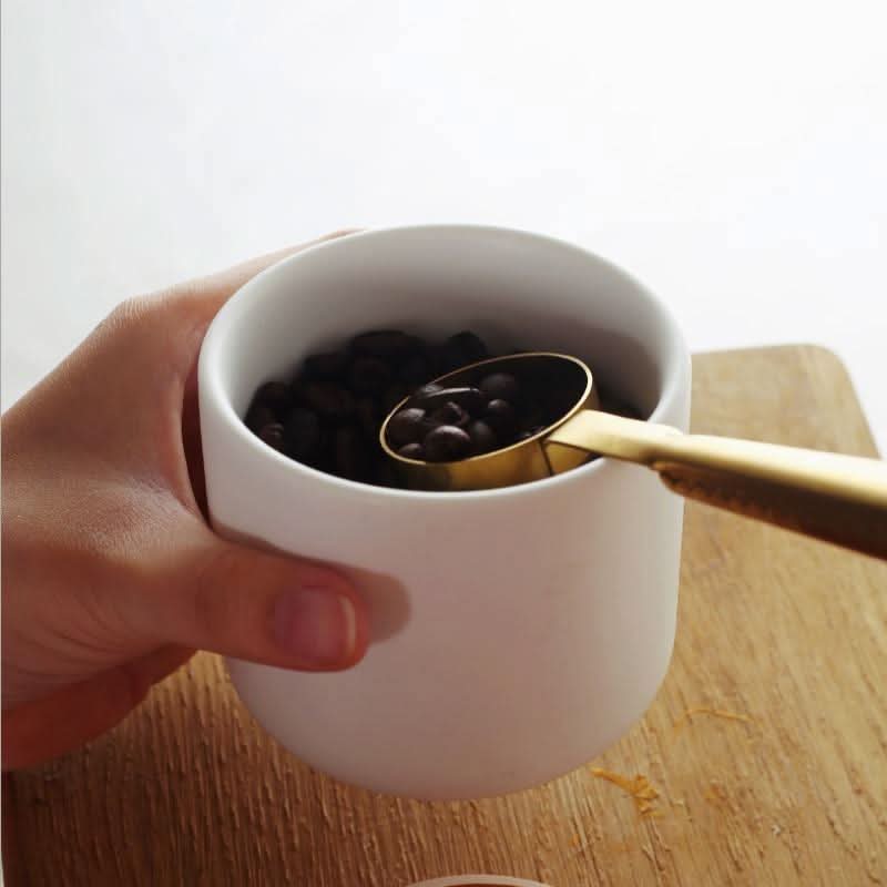 Contenitore per alimenti in ceramica con coperchio ermetico in bambù