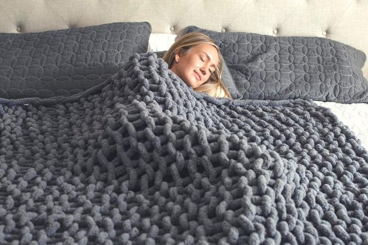 Coperta a maglia grossa 80×100 cm e 100×120 cm – calda e decorativa per autunno e inverno