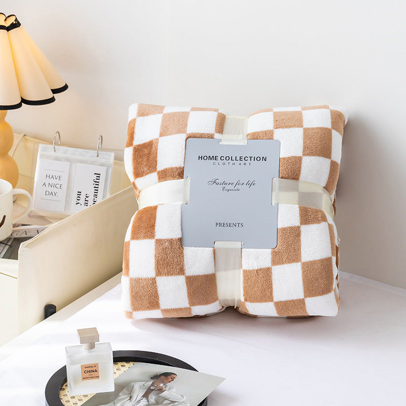 Coperta a quadri morbida e moderna per casa