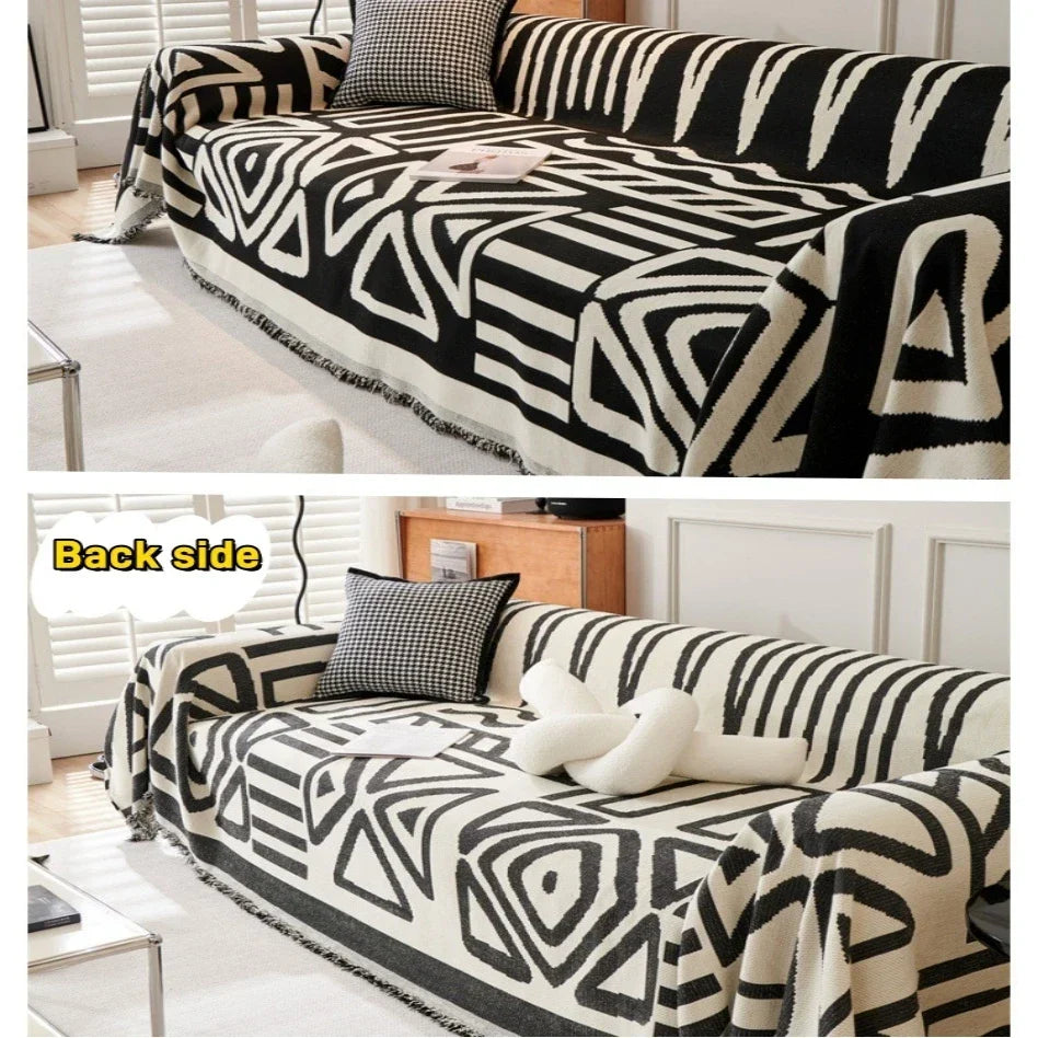 Copridivano con nappine decorative