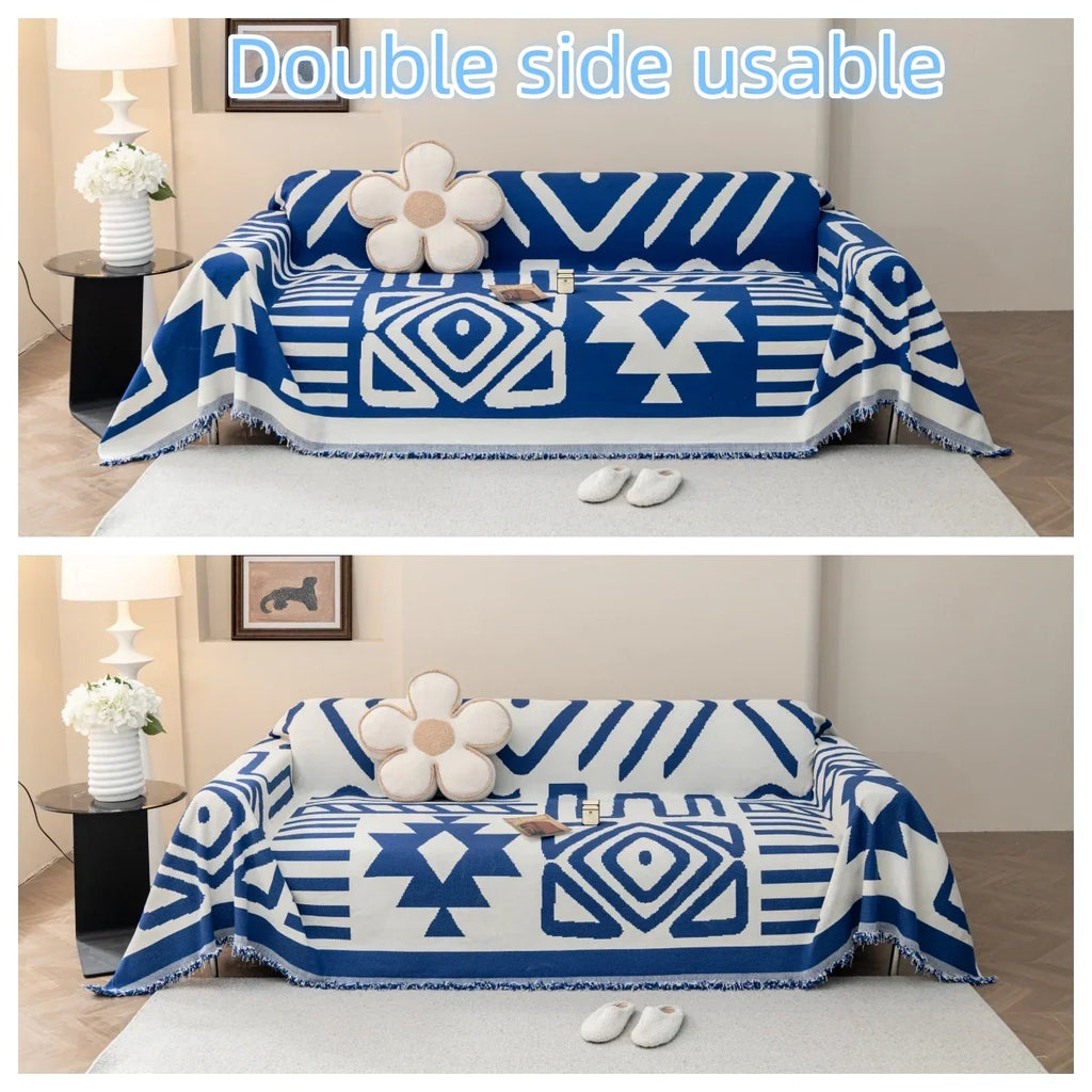Copridivano con nappine decorative