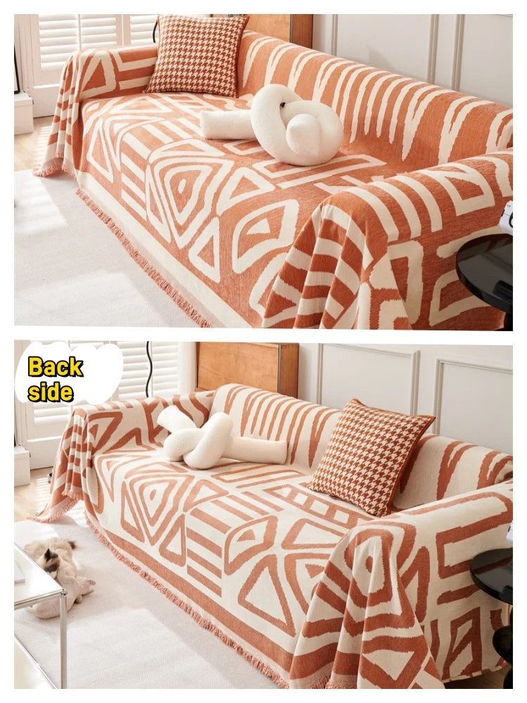 Copridivano con nappine decorative