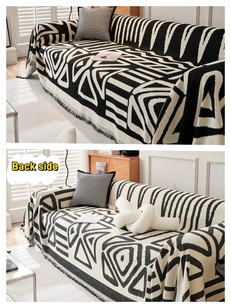 Copridivano con nappine decorative