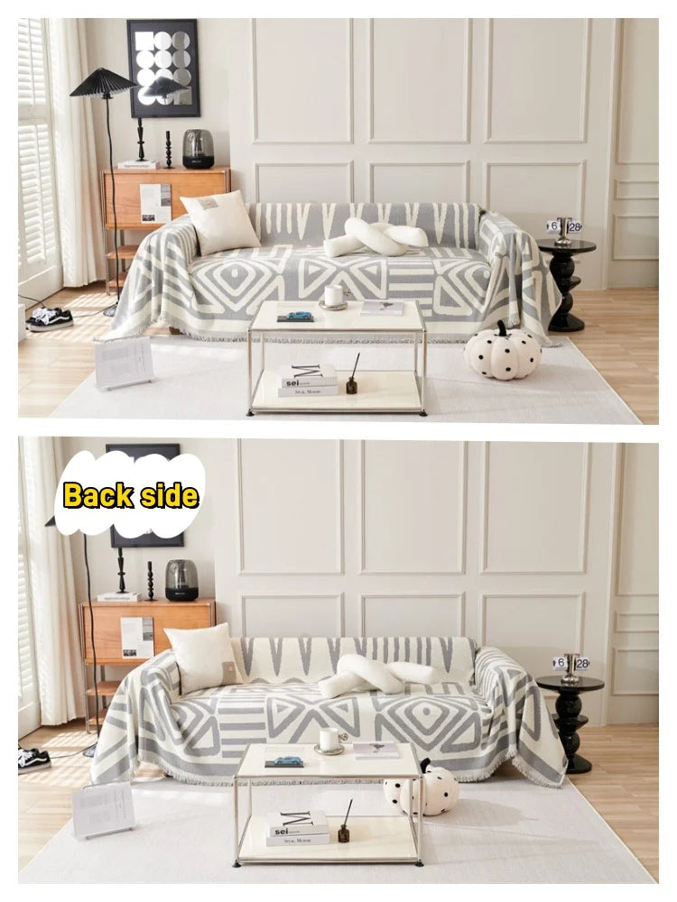 Copridivano con nappine decorative